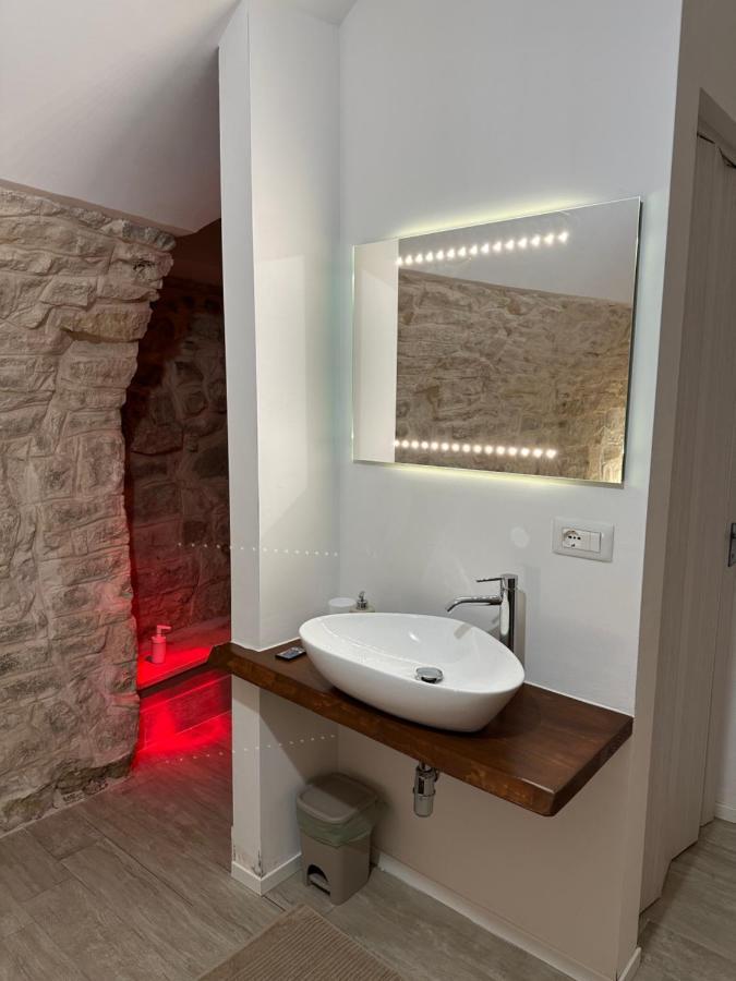 Giovinazzo Suite Pavone Griffi Экстерьер фото