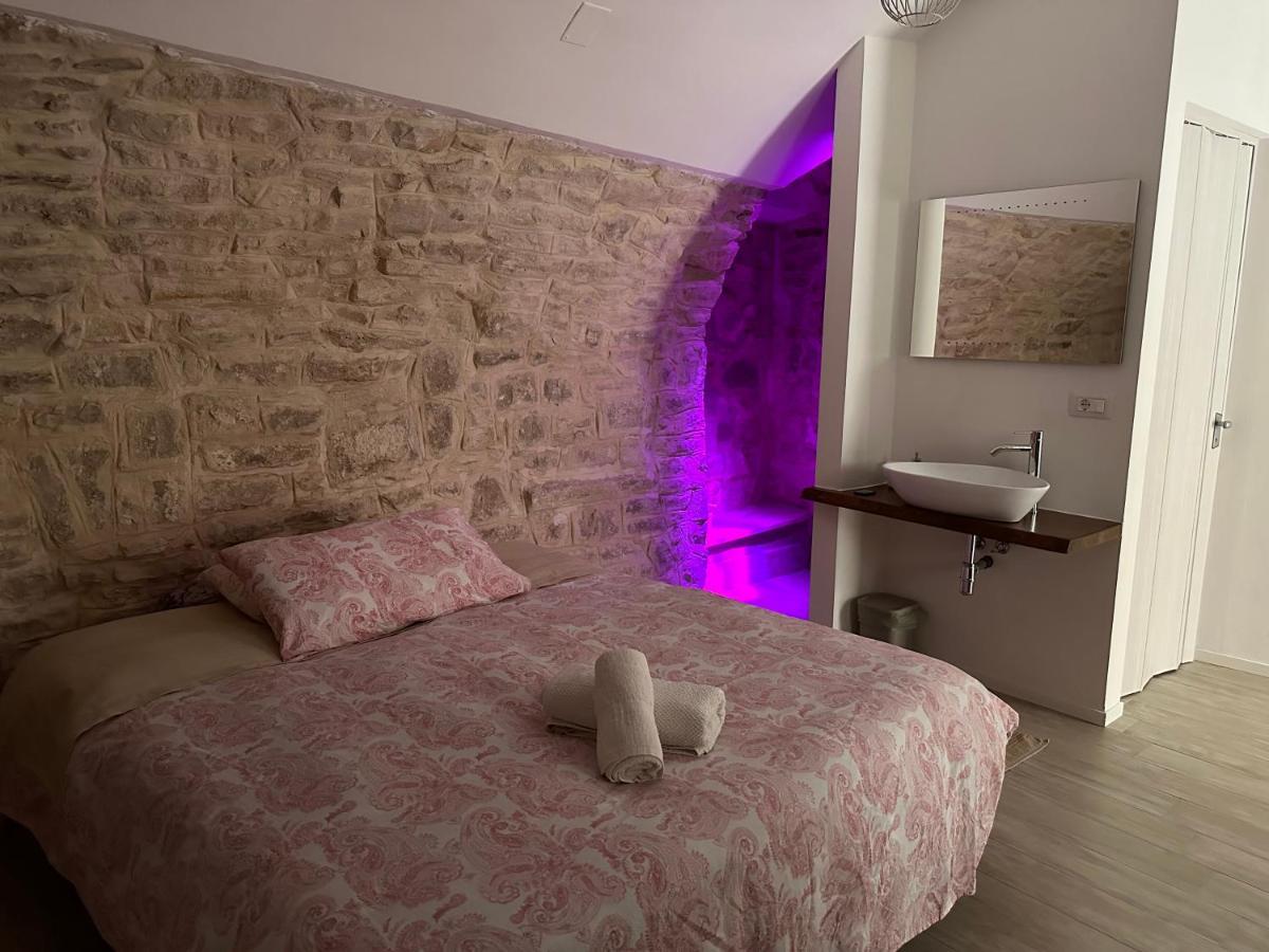 Giovinazzo Suite Pavone Griffi Экстерьер фото