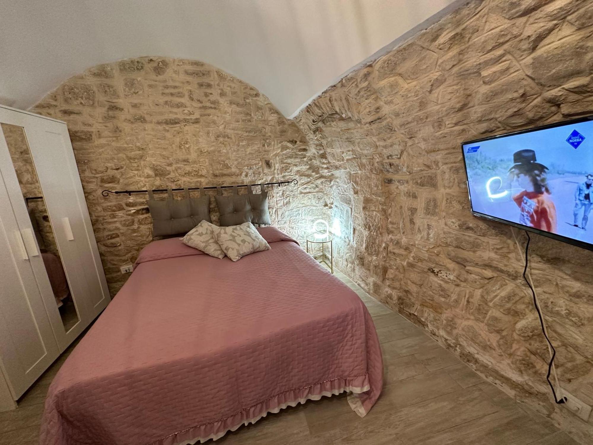 Giovinazzo Suite Pavone Griffi Экстерьер фото